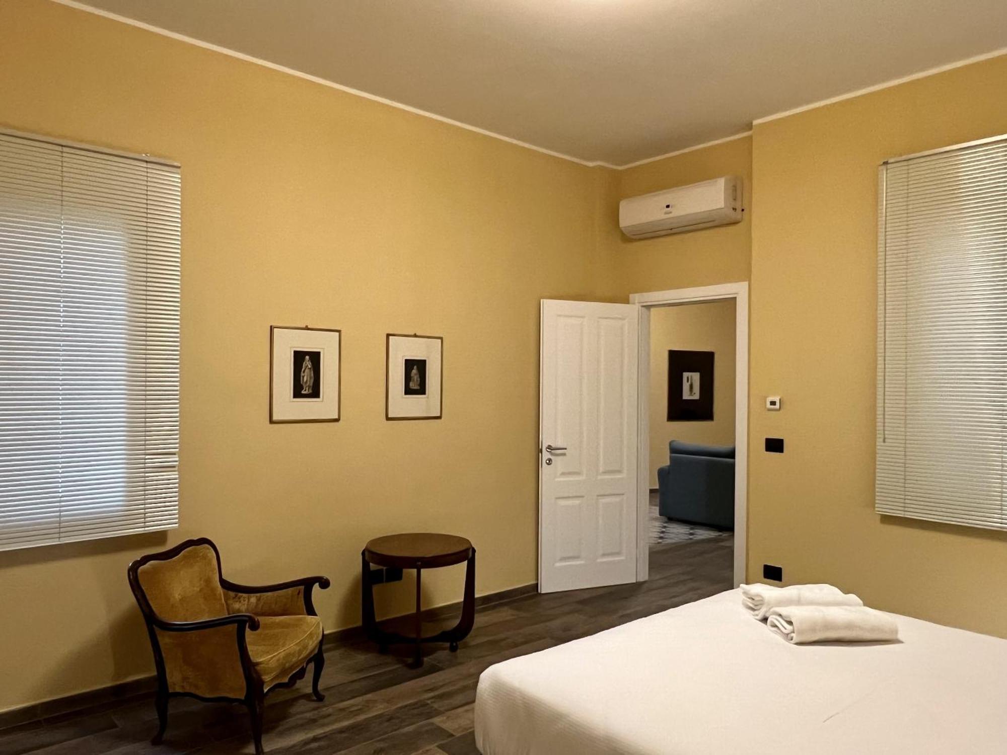 Palazzo Zippitelli Apartments Bari Kamer foto